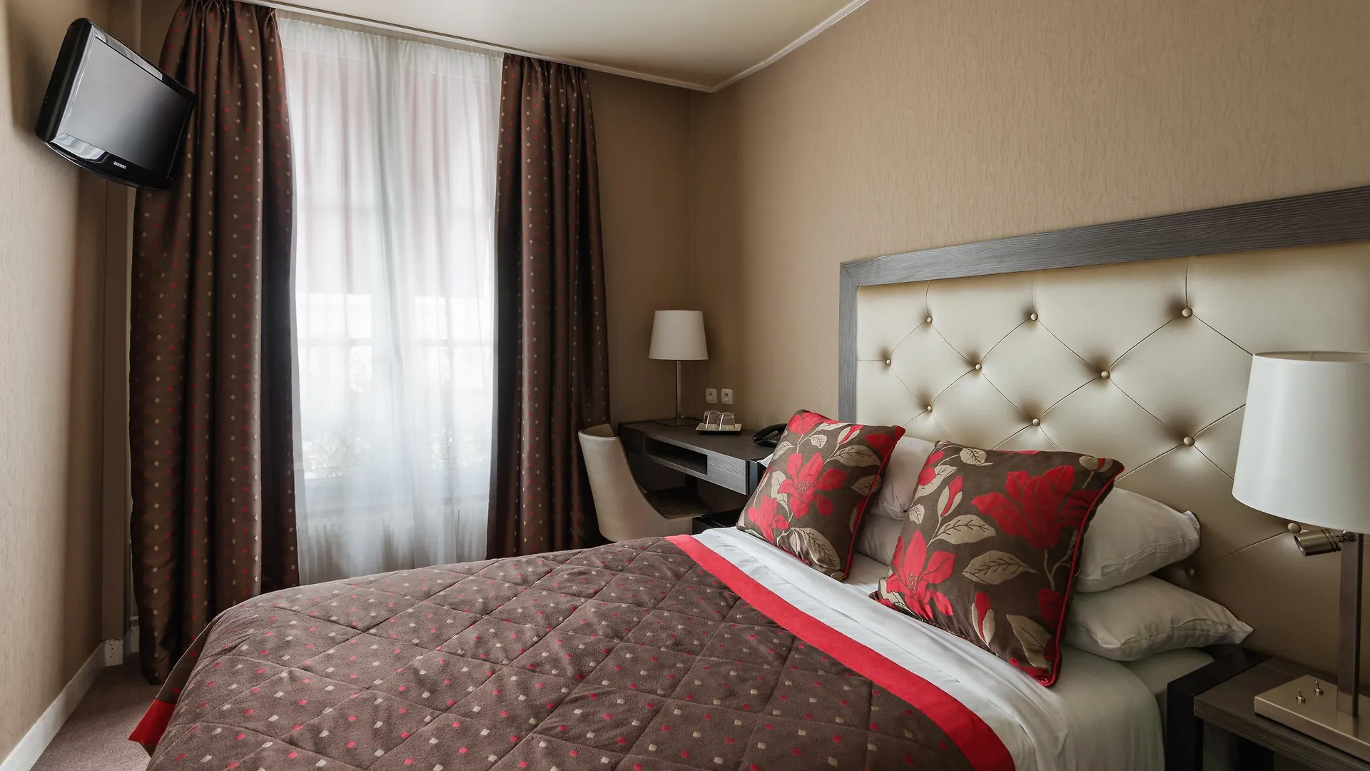 Eiffel Kennedy Hotel Paris